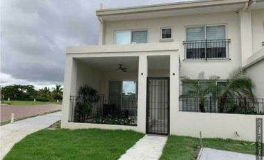 VENTA TOWN HOMES THE RESERVE SANTA MARIA