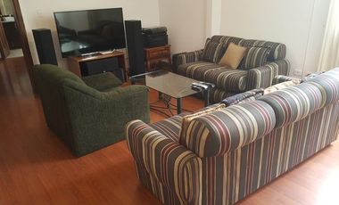 EN VENTA EXCELENTE DEPARTAMENTO REMODELADO: UBICADO EN EL NORTE DE QUITO, CON VISTA SECTOR LA PRADERA. CERCA AL PARQUE LA CAROLINA.