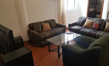 EN VENTA EXCELENTE DEPARTAMENTO REMODELADO: UBICADO EN EL NORTE DE QUITO, CON VISTA SECTOR LA PRADERA. CERCA AL PARQUE LA CAROLINA.