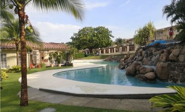 VENTA DE CASA EN CRYSTAL SPRING CONDADO DEL REY 250m2