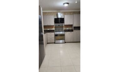 VENTA DE CASA EN CRYSTAL SPRING CONDADO DEL REY 250m2