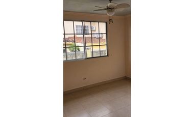 VENTA DE CASA EN CRYSTAL SPRING CONDADO DEL REY 250m2