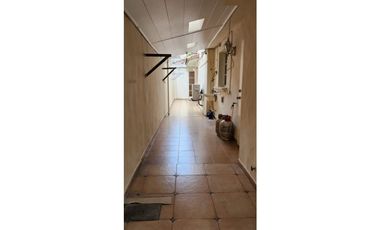 VENTA DE CASA EN CRYSTAL SPRING CONDADO DEL REY 250m2