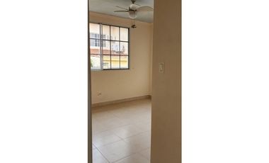 VENTA DE CASA EN CRYSTAL SPRING CONDADO DEL REY 250m2