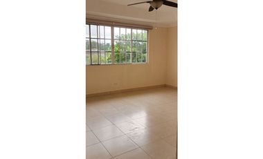 VENTA DE CASA EN CRYSTAL SPRING CONDADO DEL REY 250m2