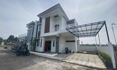 Jual Rumah 2 Lantai Murah di Dekat Stasiun Klaten