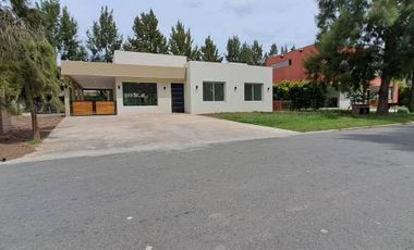 CASA EN VENTA A ESTRENAR EN EL PRINCIPADO