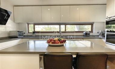 Casa en venta de 7 dorm. Mas servicios en Chicureo Poniente