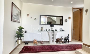 Casa en venta de 7 dorm. Mas servicios en Chicureo Poniente