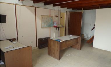 Excelente galpón con cámaras de frio en Distrito Ie