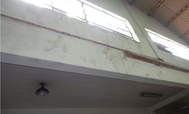 Excelente galpón con cámaras de frio en Distrito Ie