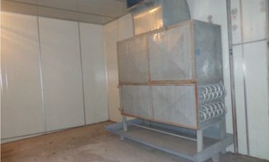 Excelente galpón con cámaras de frio en Distrito Ie