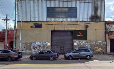 VENTA NAVE INDUSTRIAL DE 17 X 50 MTRS SOBRE AV. NICOLAS AVELLANEDA,