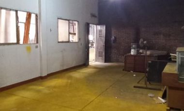 VENTA NAVE INDUSTRIAL DE 17 X 50 MTRS SOBRE AV. NICOLAS AVELLANEDA,