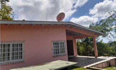 CASA EN PENONOME COLINDA CON RIO EXTENSO TERRENO 1108.83 M2