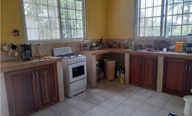 CASA EN PENONOME COLINDA CON RIO EXTENSO TERRENO 1108.83 M2
