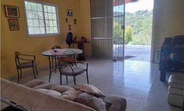 CASA EN PENONOME COLINDA CON RIO EXTENSO TERRENO 1108.83 M2