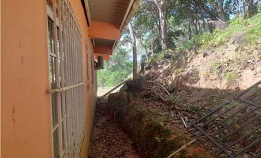 CASA EN PENONOME COLINDA CON RIO EXTENSO TERRENO 1108.83 M2