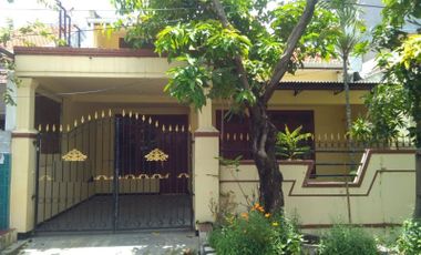 Rumah disewakan Barata Jaya Surabaya