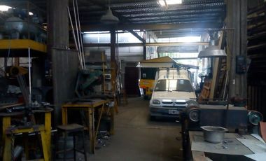 Galpón C/local 1000m2 S/av. Mosconi Con Salida A 2 Calles - Lomas Del Mirador