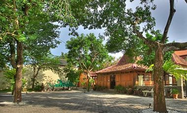 RUMAH GALERI ETNIK DEKAT KERATON JOGJA