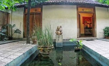RUMAH GALERI ETNIK DEKAT KERATON JOGJA