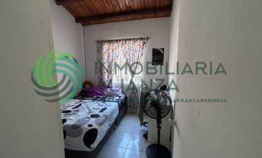 casa en venta en san francisco de la cuesta. Cod V61780