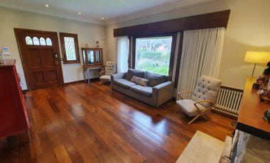 Gran Chalet reciclado de nueve ambientes - Divino Rostro - Mar del Plata