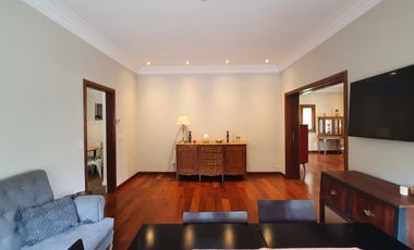 Gran Chalet reciclado de nueve ambientes - Divino Rostro - Mar del Plata