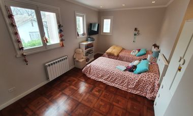 Gran Chalet reciclado de nueve ambientes - Divino Rostro - Mar del Plata
