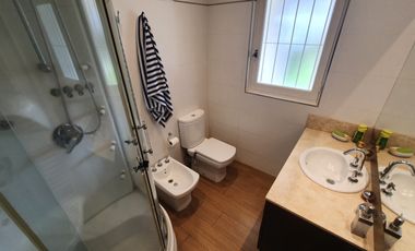 Gran Chalet reciclado de nueve ambientes - Divino Rostro - Mar del Plata