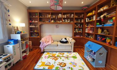 Gran Chalet reciclado de nueve ambientes - Divino Rostro - Mar del Plata
