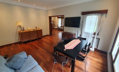 Gran Chalet reciclado de nueve ambientes - Divino Rostro - Mar del Plata