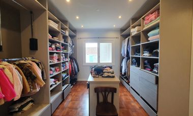 Gran Chalet reciclado de nueve ambientes - Divino Rostro - Mar del Plata