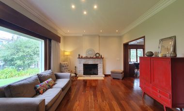 Gran Chalet reciclado de nueve ambientes - Divino Rostro - Mar del Plata