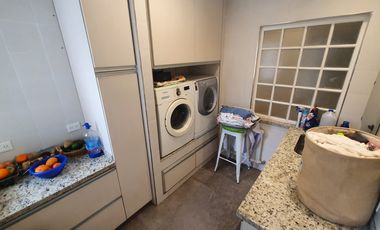 Gran Chalet reciclado de nueve ambientes - Divino Rostro - Mar del Plata