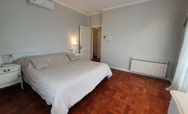Gran Chalet reciclado de nueve ambientes - Divino Rostro - Mar del Plata