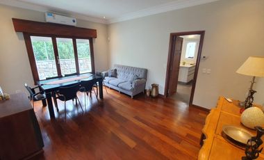 Gran Chalet reciclado de nueve ambientes - Divino Rostro - Mar del Plata
