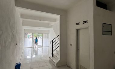 Rumah 2 Lt Siap Huni 10 Mnt ke Transpark Mall Bintaro Bisa KPR J-45925