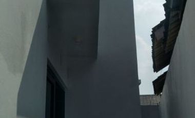 Rumah barat klinik widuri sanggrahan caturharjo sleman yogyakarta