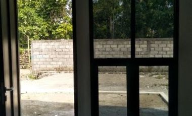 Rumah barat klinik widuri sanggrahan caturharjo sleman yogyakarta