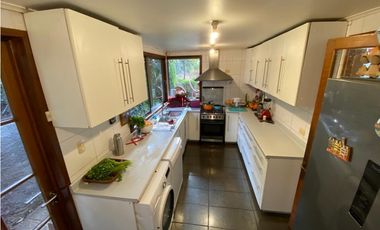 Excelente ubicación a pasos de colegio Mackay