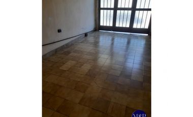 VENTA- CASA ESQUINA 3 DORMITORIOS- BARRIO ANEXO ROSEDAL