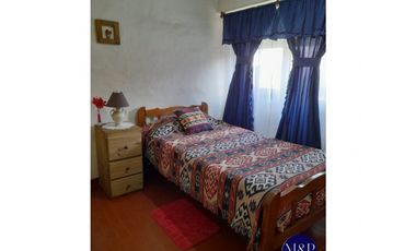 VENTA- CASA ESQUINA 3 DORMITORIOS- BARRIO ANEXO ROSEDAL