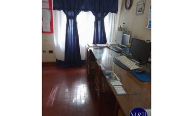 VENTA- CASA ESQUINA 3 DORMITORIOS- BARRIO ANEXO ROSEDAL