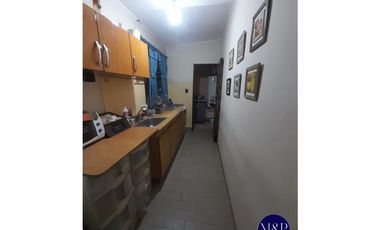 VENTA- CASA ESQUINA 3 DORMITORIOS- BARRIO ANEXO ROSEDAL