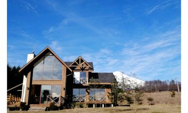 Maravillosa casa nueva  en Condominio con vista panorámica al Volcán Villarrica