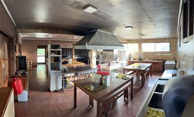 Restaurante, supermercado y Casa en venta en Pencahue
