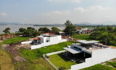 Lotes en el lago
