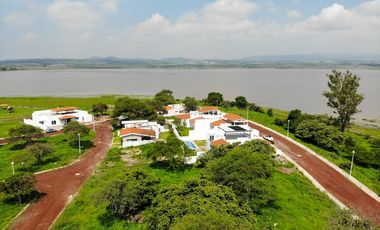 Lotes en el lago